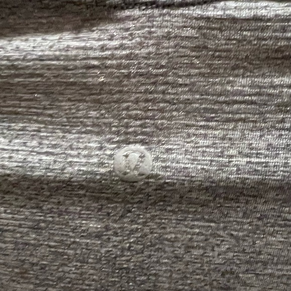 Lulu tech, don’t wear lulu anymore :) - Picture 3 of 5